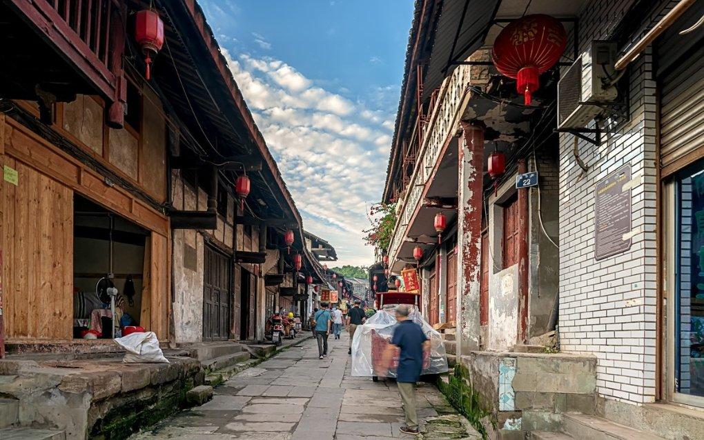 河南一地公布3例阳性感染者活动轨迹，当地的疫情何时能迎来拐点？